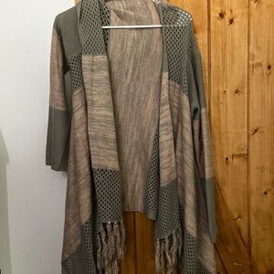 Elegant Two-Tone Women's Poncho with Fringe